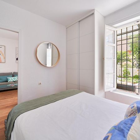 Villa Rosita Suites En Playa De La Malagueta Con Terraza Málaga Esterno foto